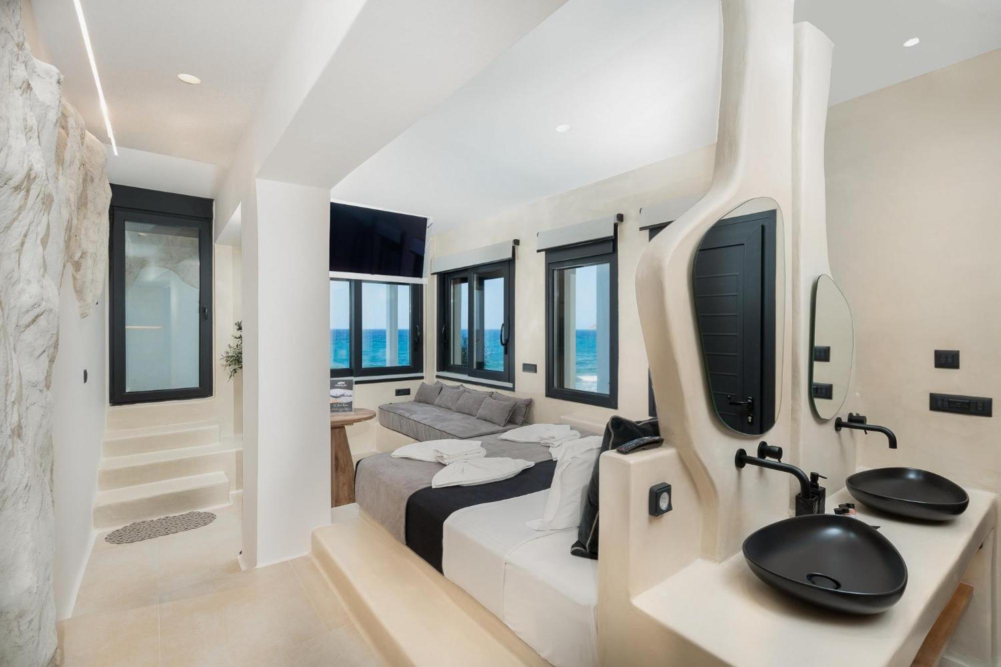 Portara Seaside Luxury Suites Naxos City Εξωτερικό φωτογραφία
