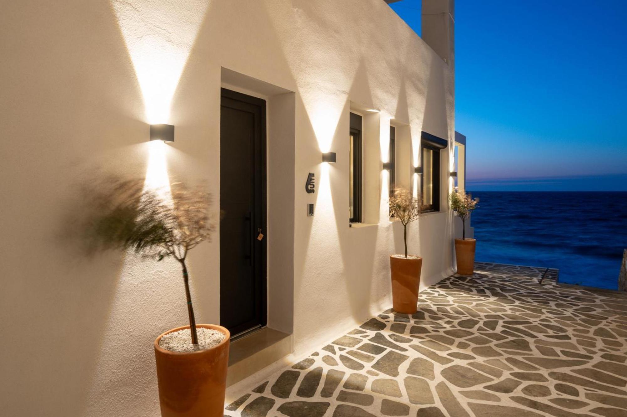 Portara Seaside Luxury Suites Naxos City Εξωτερικό φωτογραφία