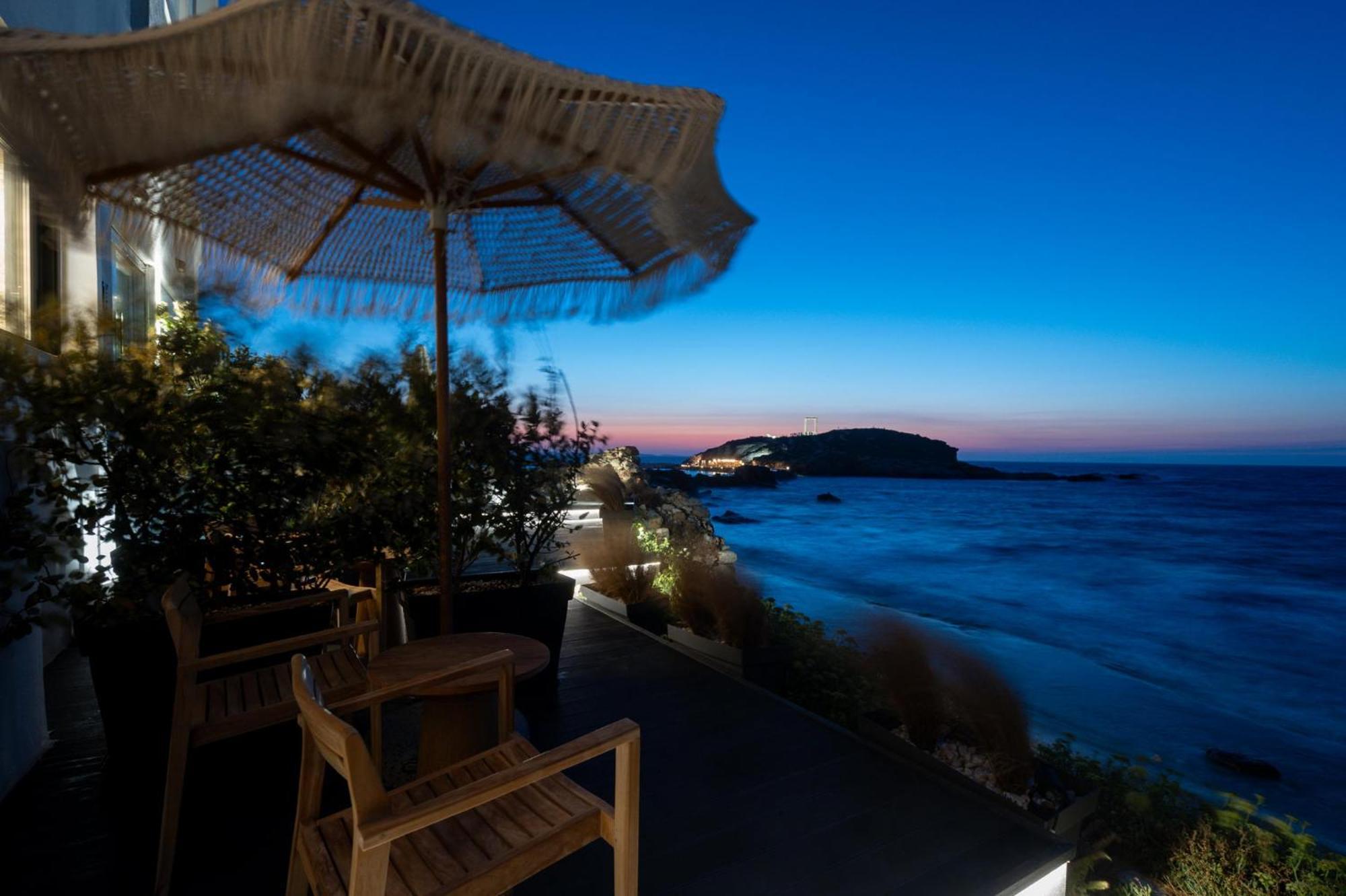 Portara Seaside Luxury Suites Naxos City Εξωτερικό φωτογραφία