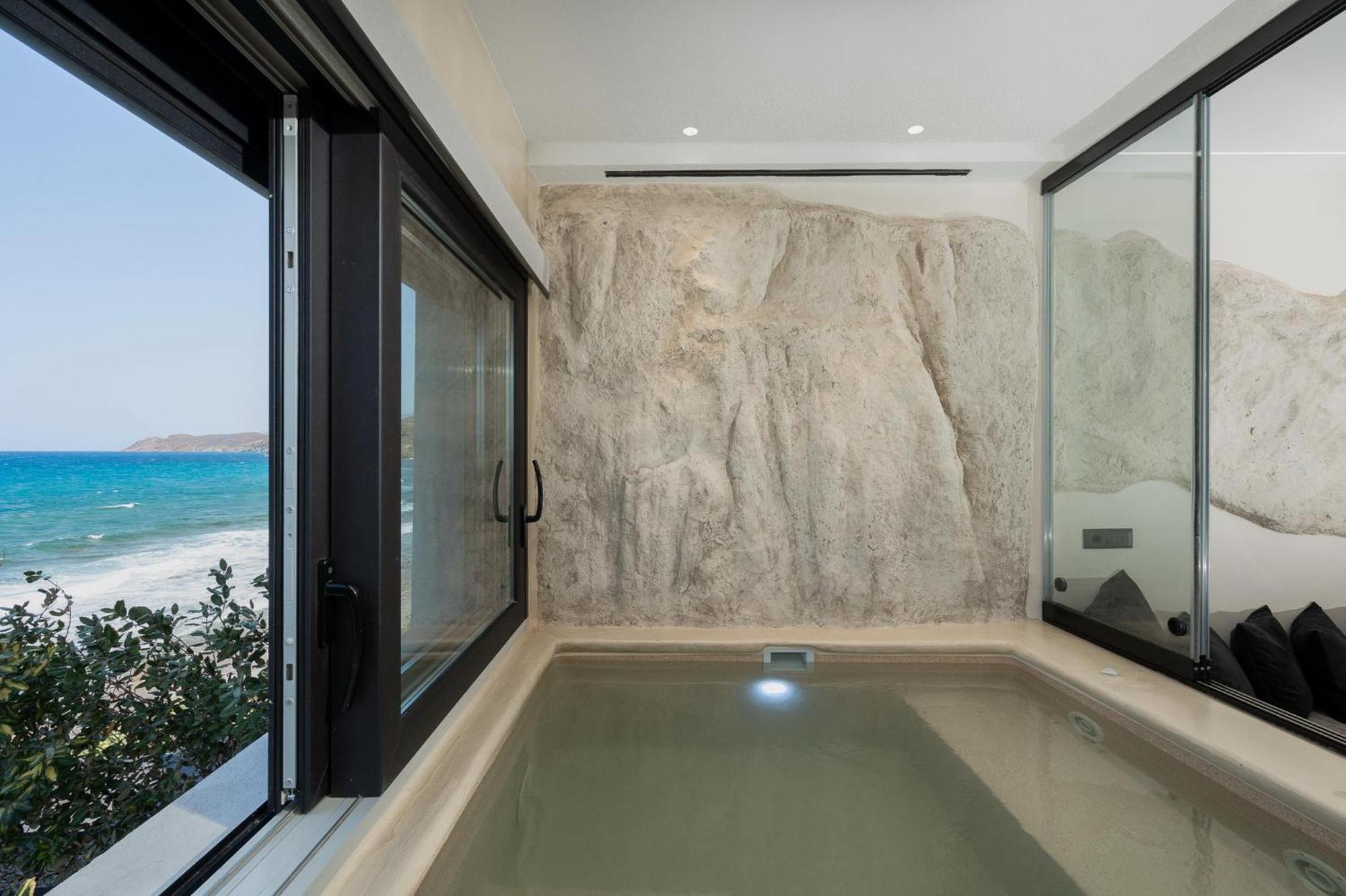 Portara Seaside Luxury Suites Naxos City Εξωτερικό φωτογραφία
