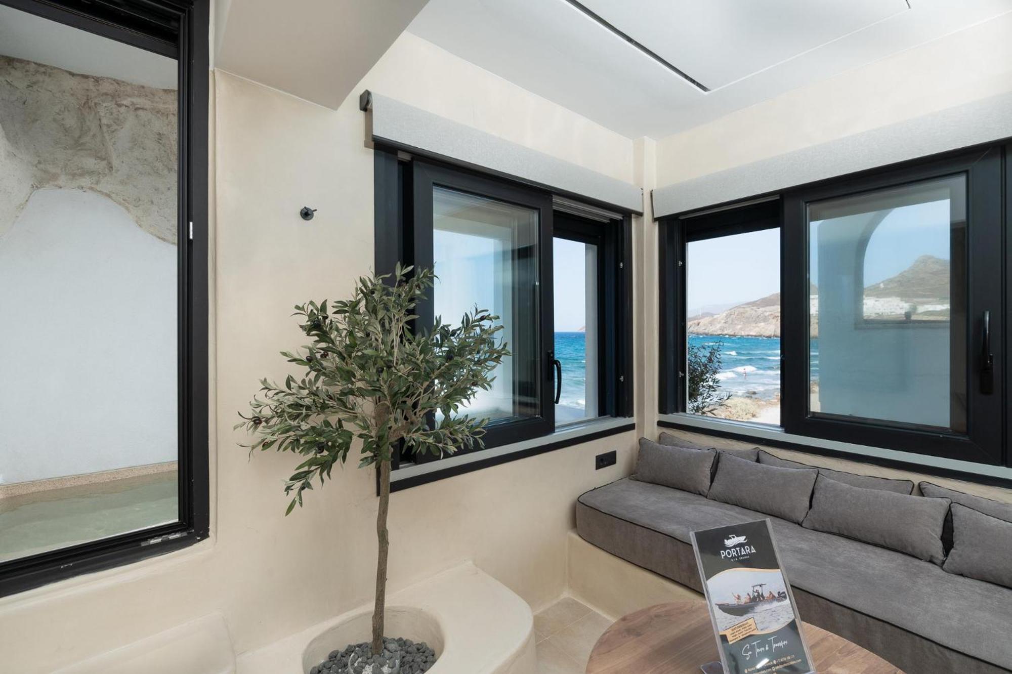 Portara Seaside Luxury Suites Naxos City Εξωτερικό φωτογραφία