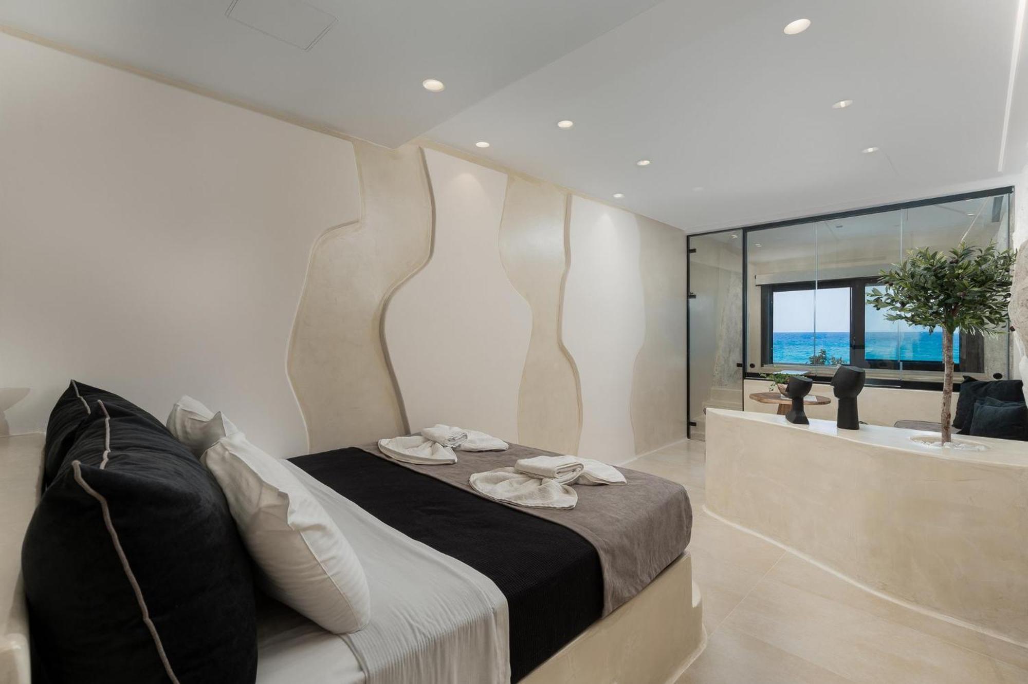 Portara Seaside Luxury Suites Naxos City Εξωτερικό φωτογραφία