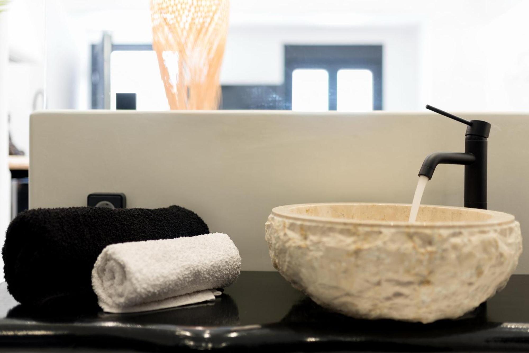 Portara Seaside Luxury Suites Naxos City Εξωτερικό φωτογραφία