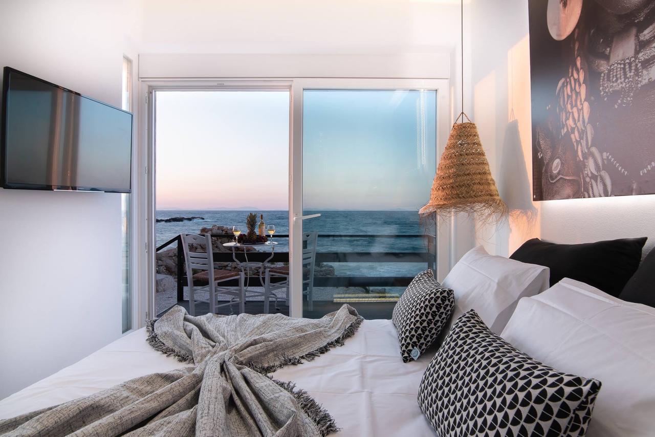 Portara Seaside Luxury Suites Naxos City Εξωτερικό φωτογραφία
