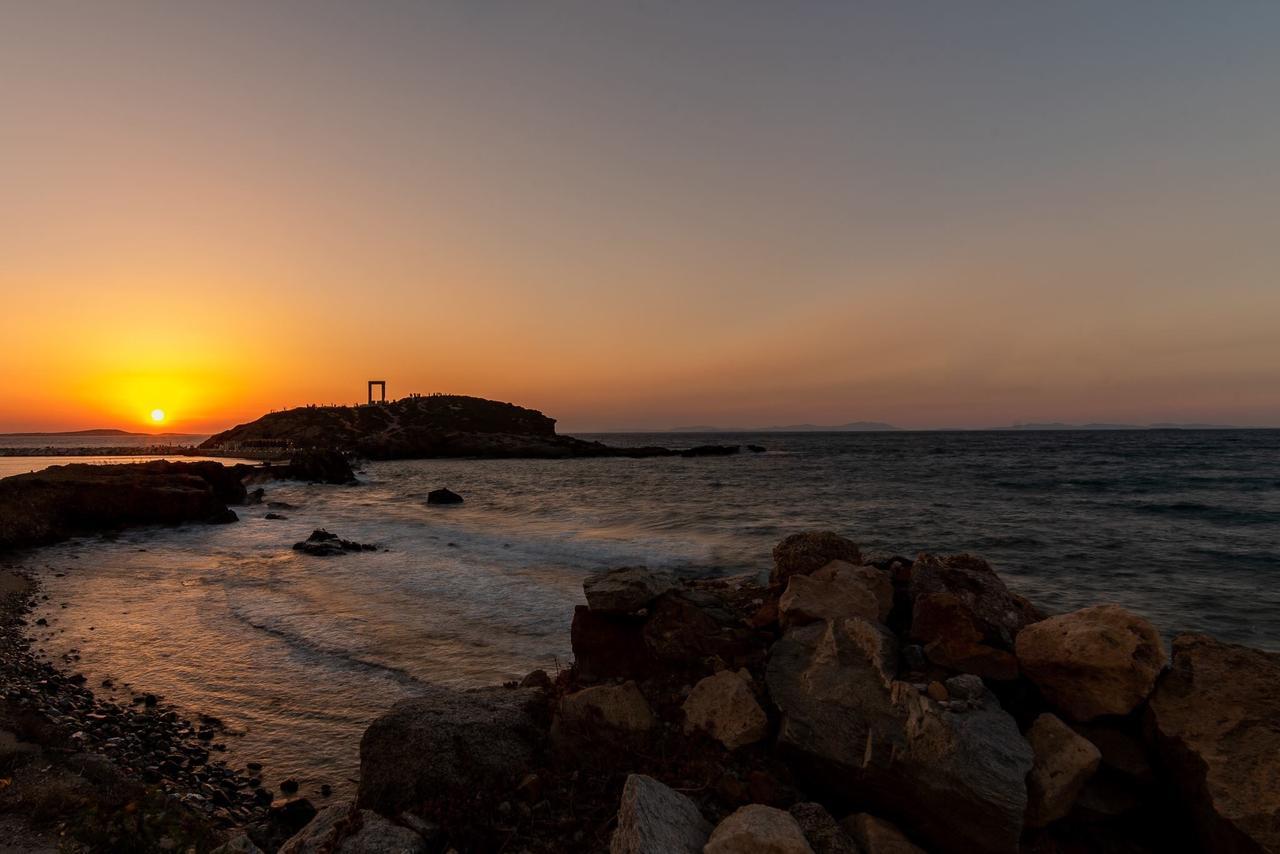 Portara Seaside Luxury Suites Naxos City Εξωτερικό φωτογραφία