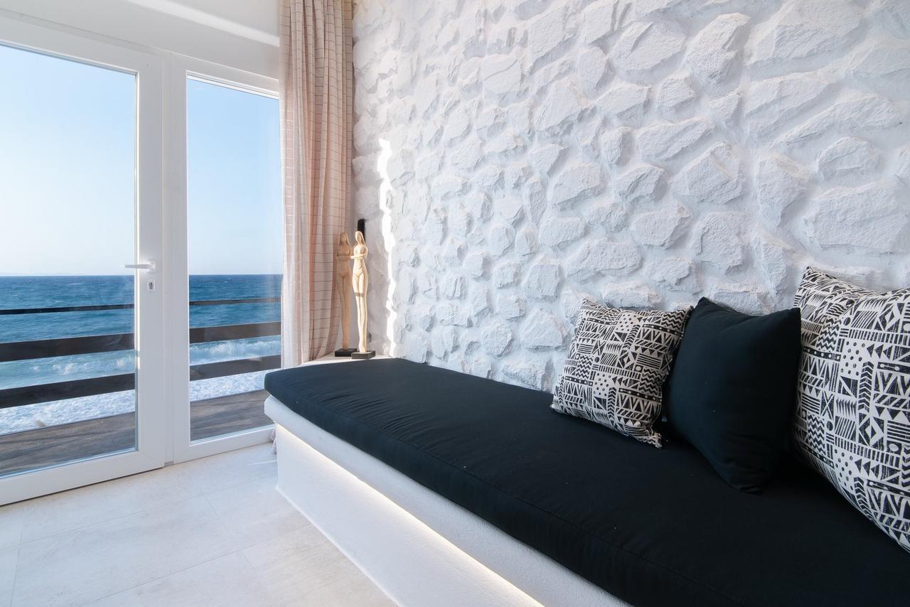 Portara Seaside Luxury Suites Naxos City Εξωτερικό φωτογραφία